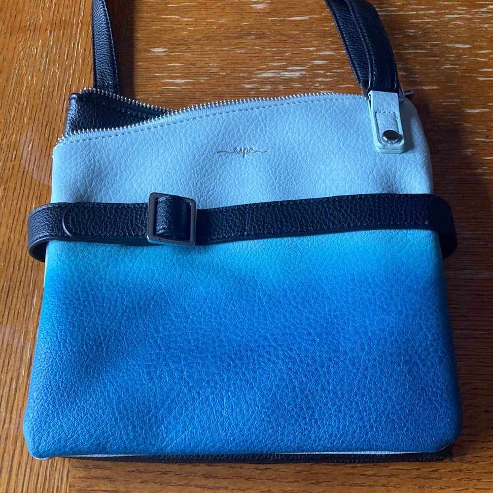 Elegant Blue Gradient Crossbody Bag